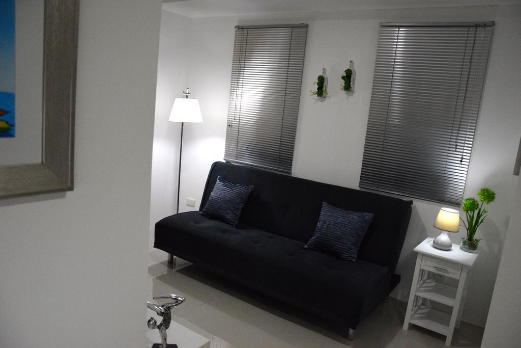 Jazz Makati Luxury Apartment มะนิลา ภายนอก รูปภาพ